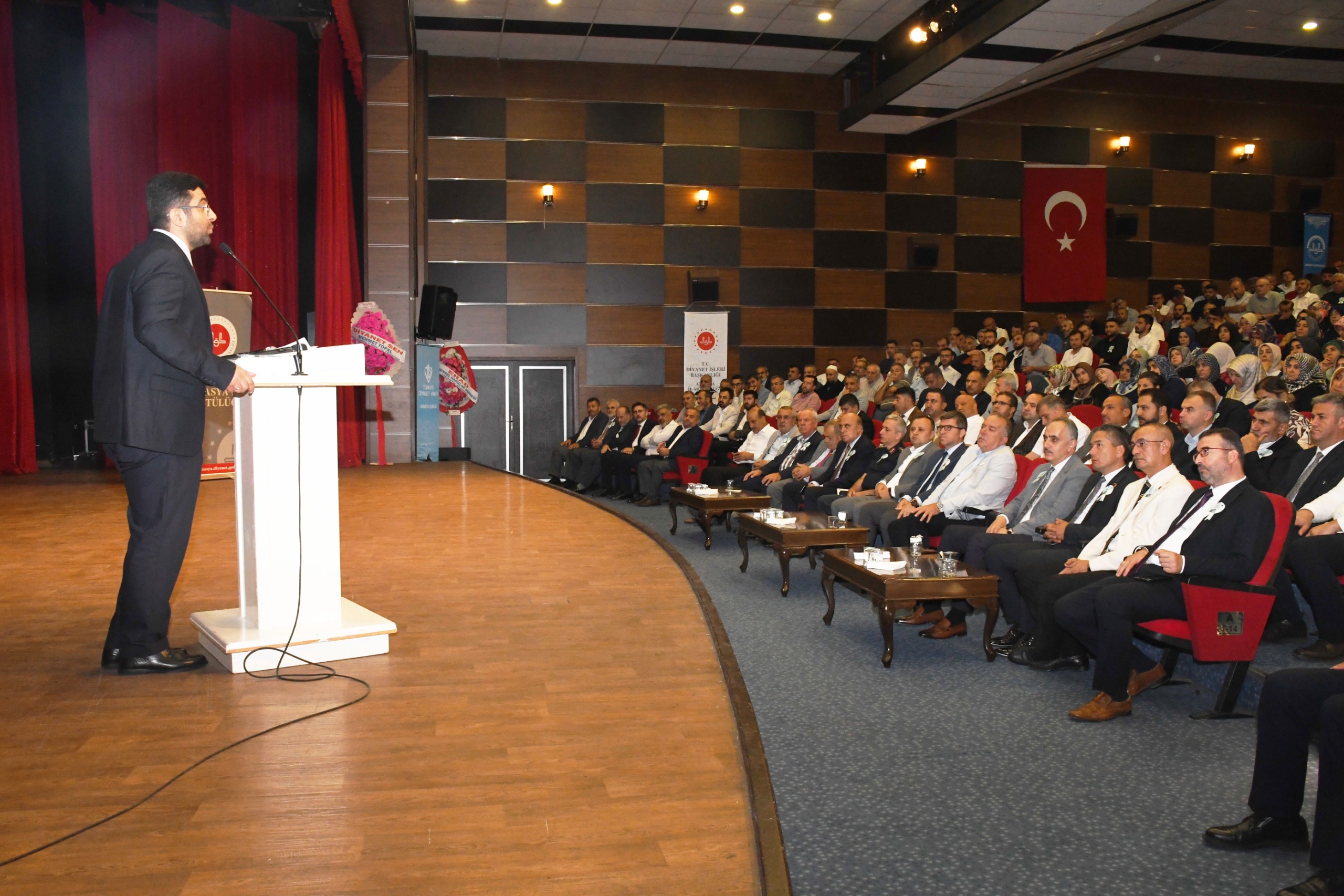 Amasya’da Mevlid-i Nebi Haftası: “Hz. Peygamber ve Aile Ahlakı” Konferansı Düzenlendi