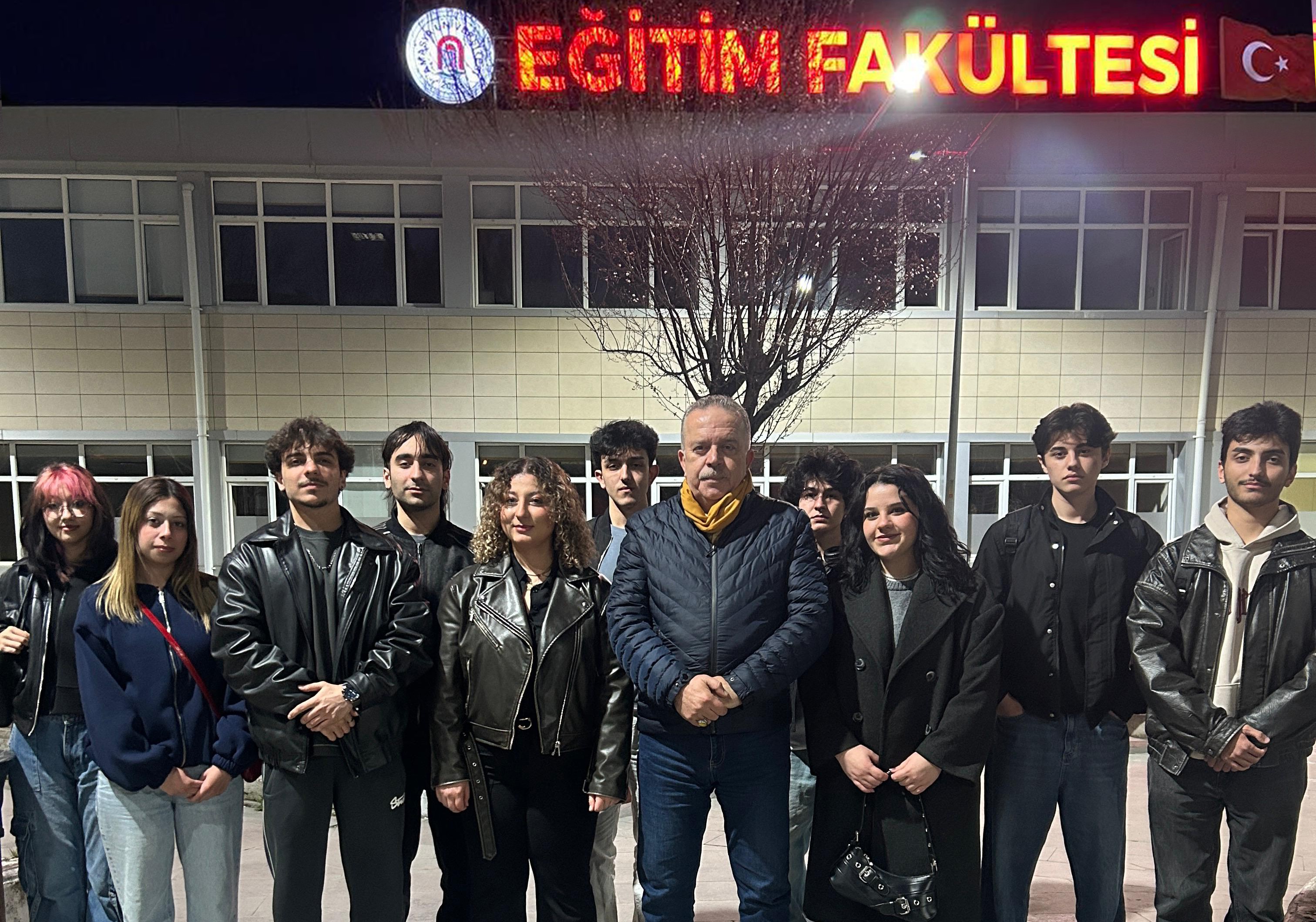 Rektör Turabi Öğrencilerle İftarda Buluştu