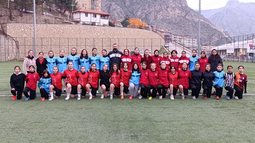 Amasya Üniversitesi’nden Kadın Futboluna Destek