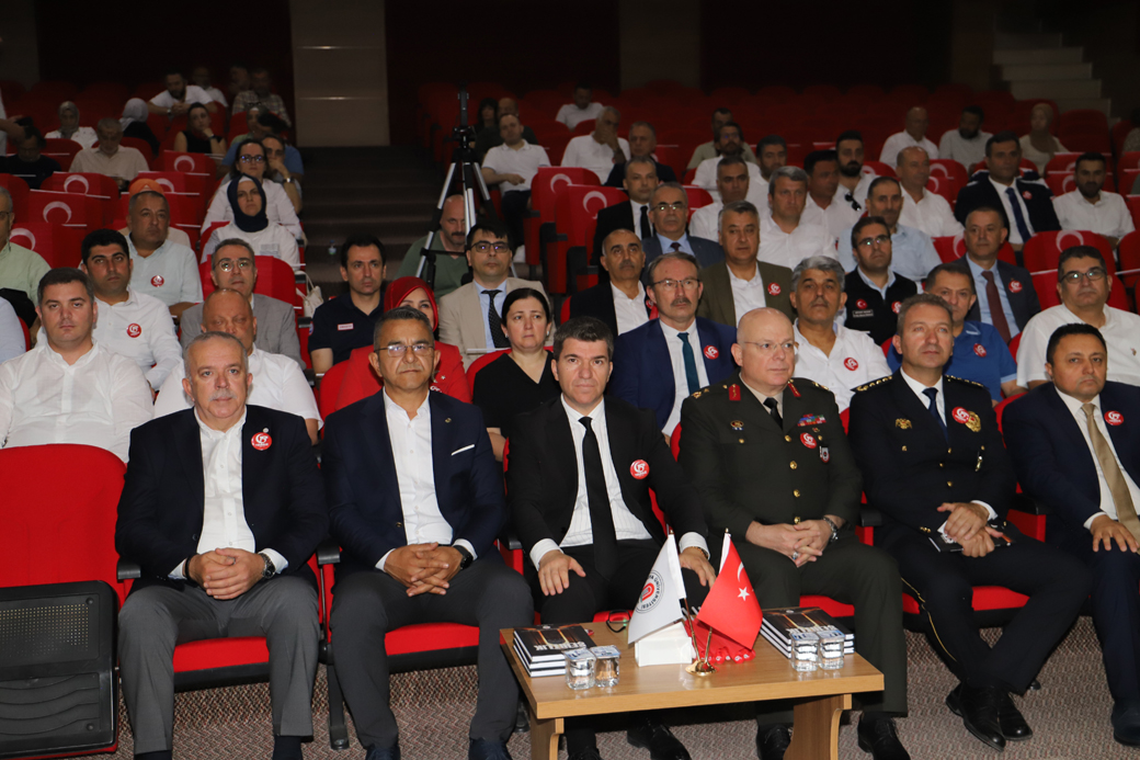 15 Temmuz Ruhu, Sergi, Şehitlik Kitabı Tanıtımı, Panel ve Kahramanlık Ezgileriyle Yaşatıldı