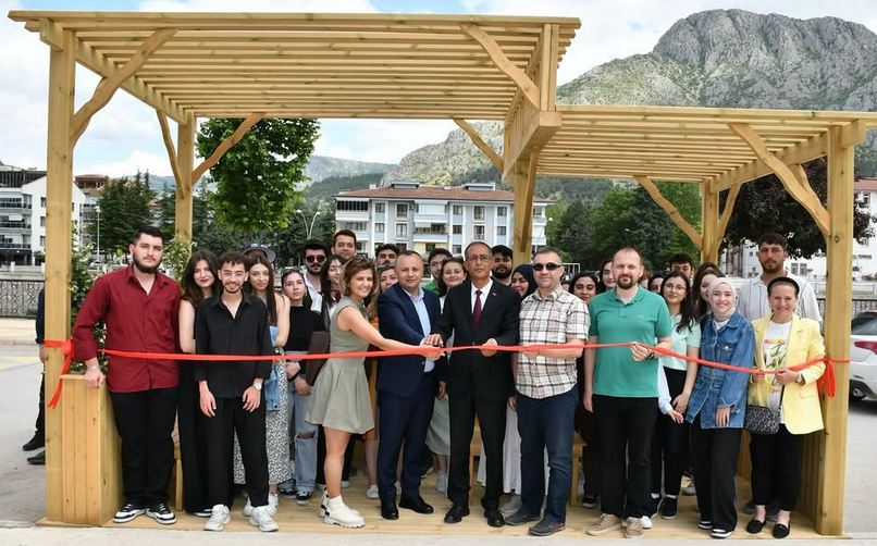 Amasya Üniversitesi’nden Kente Sanatsal ve Fonksiyonel Bir Dokunuş