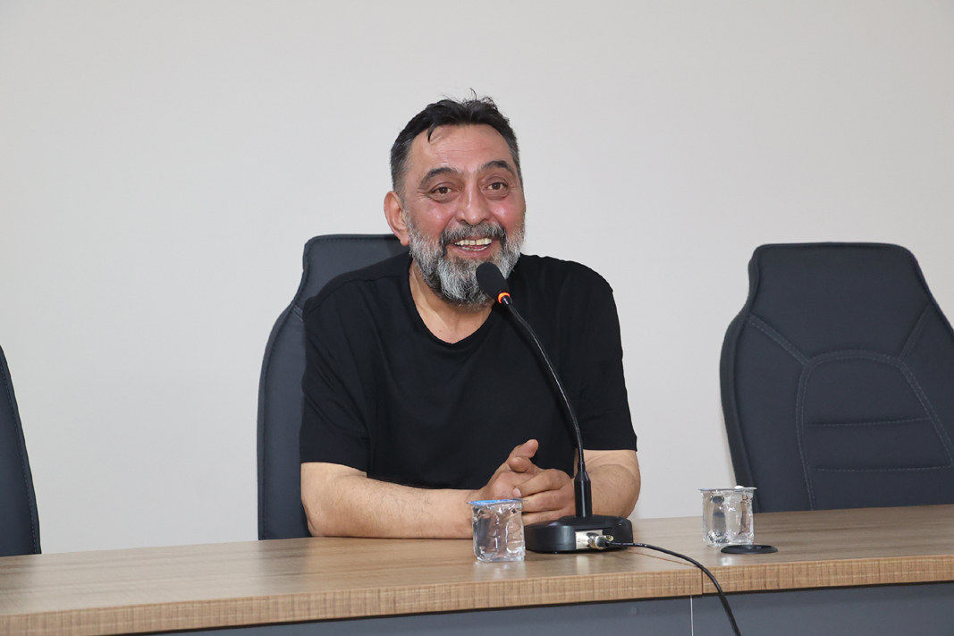 Amasya Üniversitesi’nde Ahmet Yenilmez Öğrencilerle Buluştu