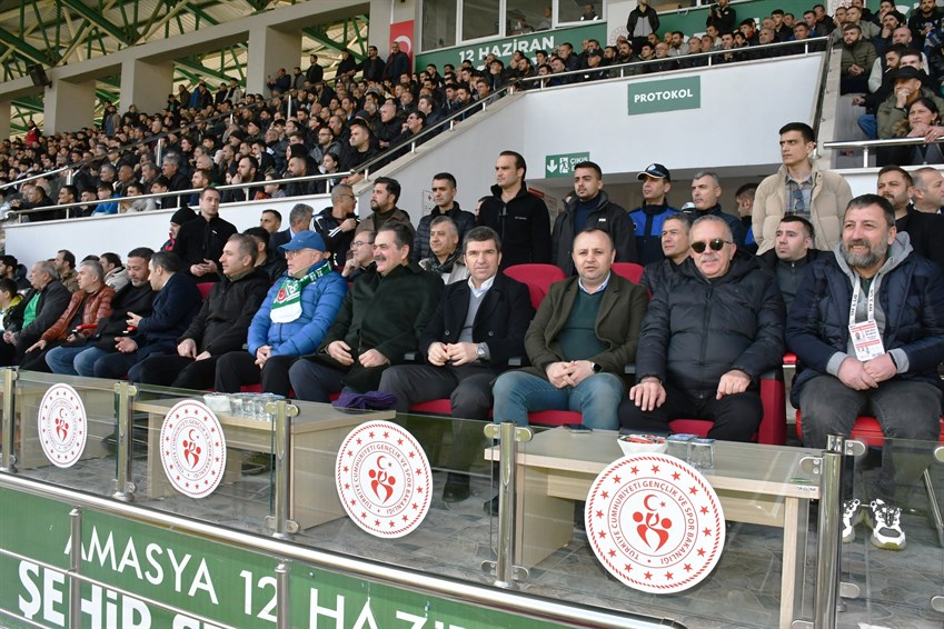 Rektörümüz Turabi, Yurt Et Amasyaspor FK - Etimesgut Spor Maçını İzledi