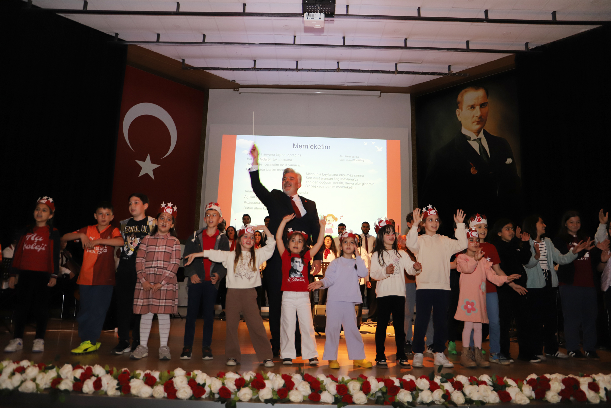 Amasya Üniversitesi Müzik Öğretmenliği Öğrencilerinden 23 Nisan Konseri