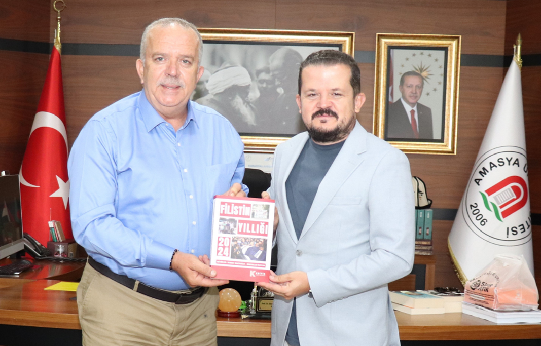 "Filistin Yıllığı 2024" Rektör Turabi’ye Takdim Edildi