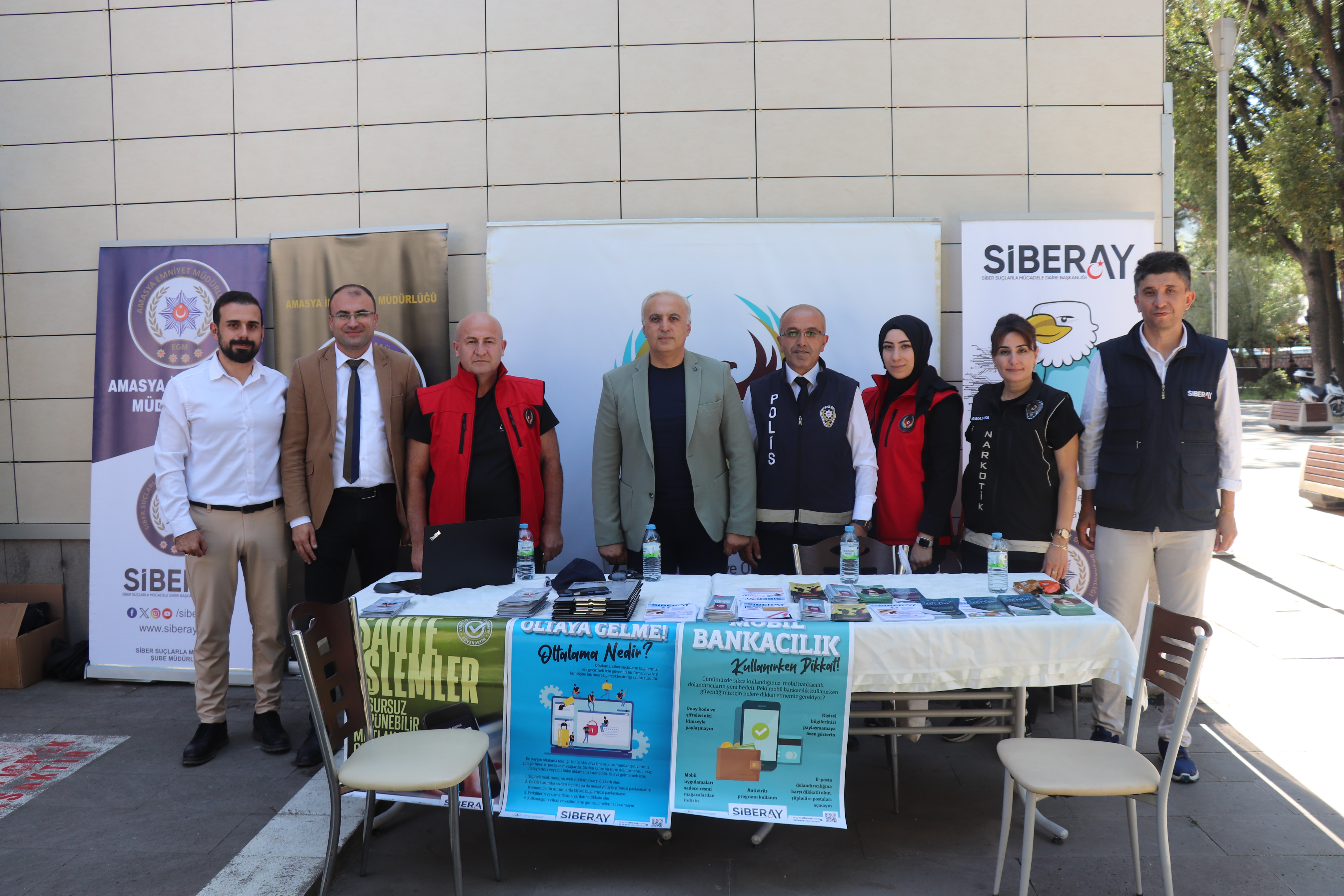 Polis Ekipleri Üniversite Öğrencilerini Bilgilendirdi
