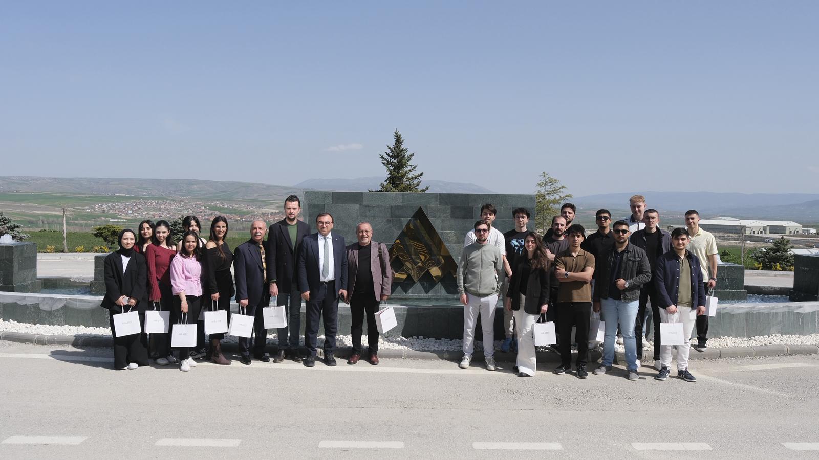 Amasya Üniversitesi Öğrencilerinden Ahlatcı Holding'e Teknik Gezi