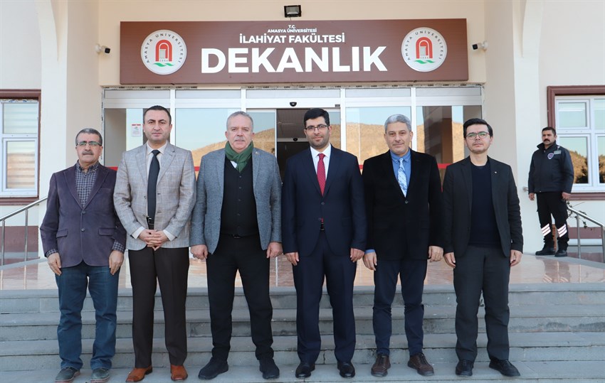 İlahiyat Fakültesinde Dekanlık Devir-Teslim Töreni Gerçekleştirildi