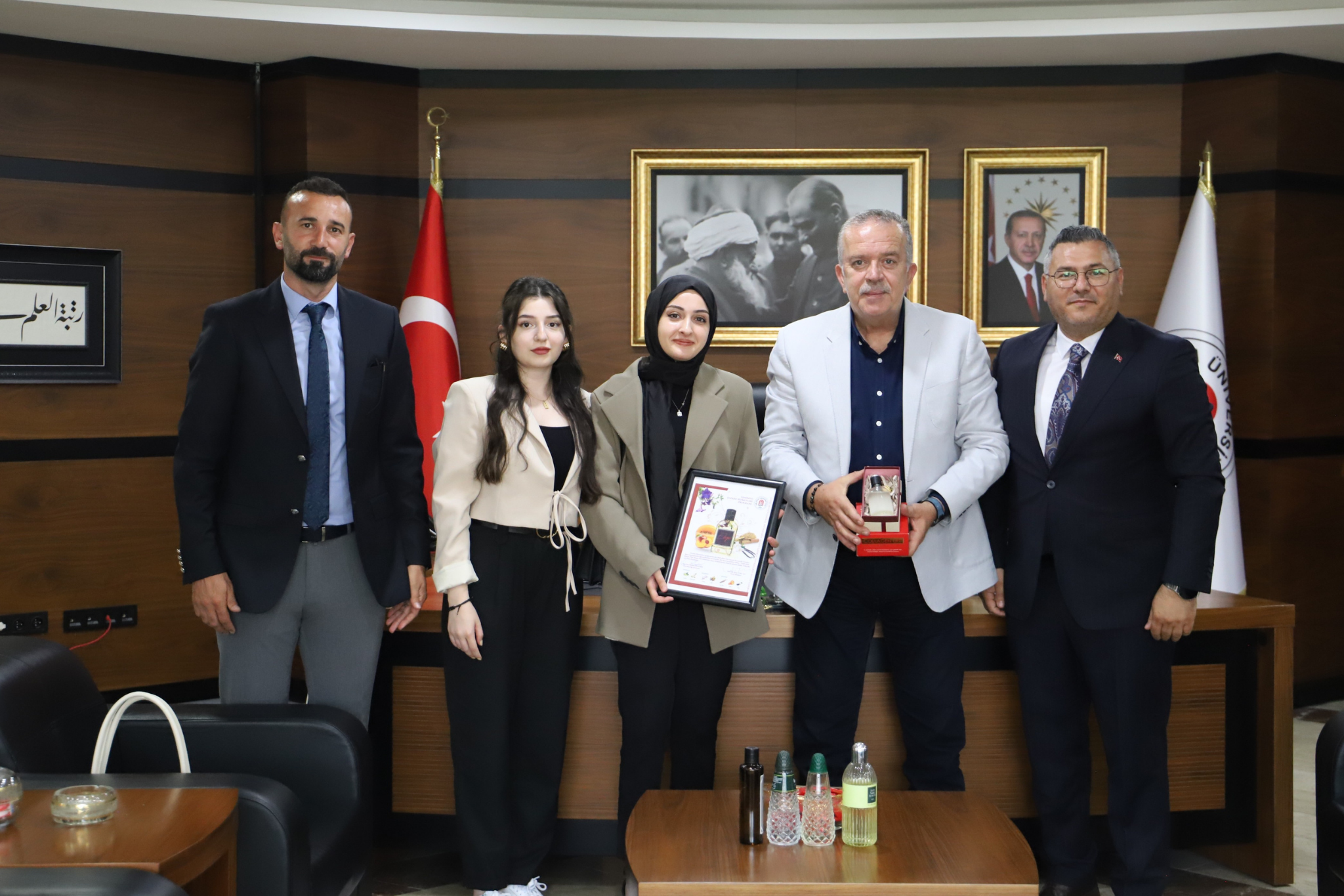 Eczane Hizmetleri Programı Öğrencilerinden Kişiye Özel Parfüm