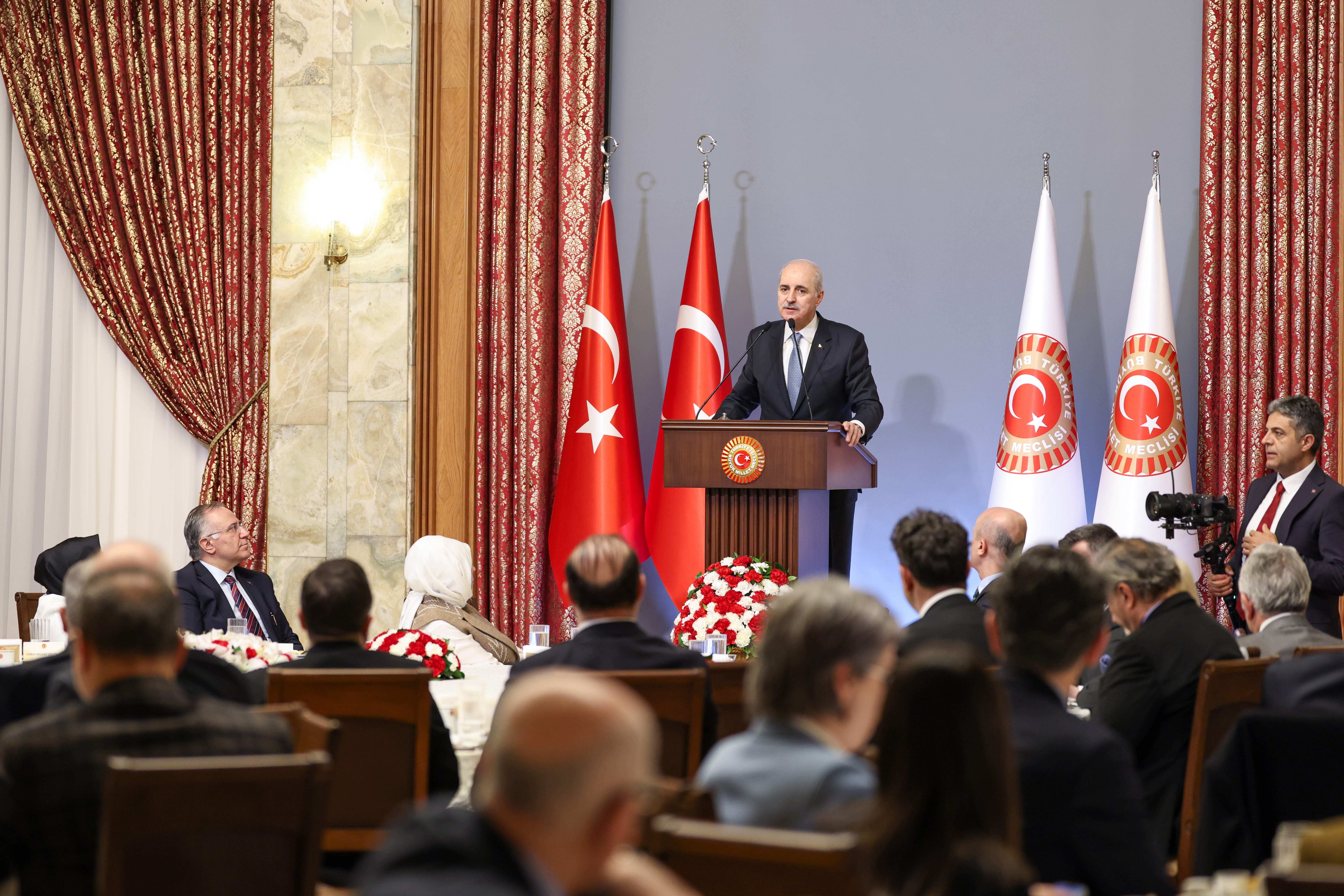 Rektör Turabi, TBMM Başkanı Kurtulmuş’un Ev Sahipliğinde Düzenlenen İftar Programına Katıldı