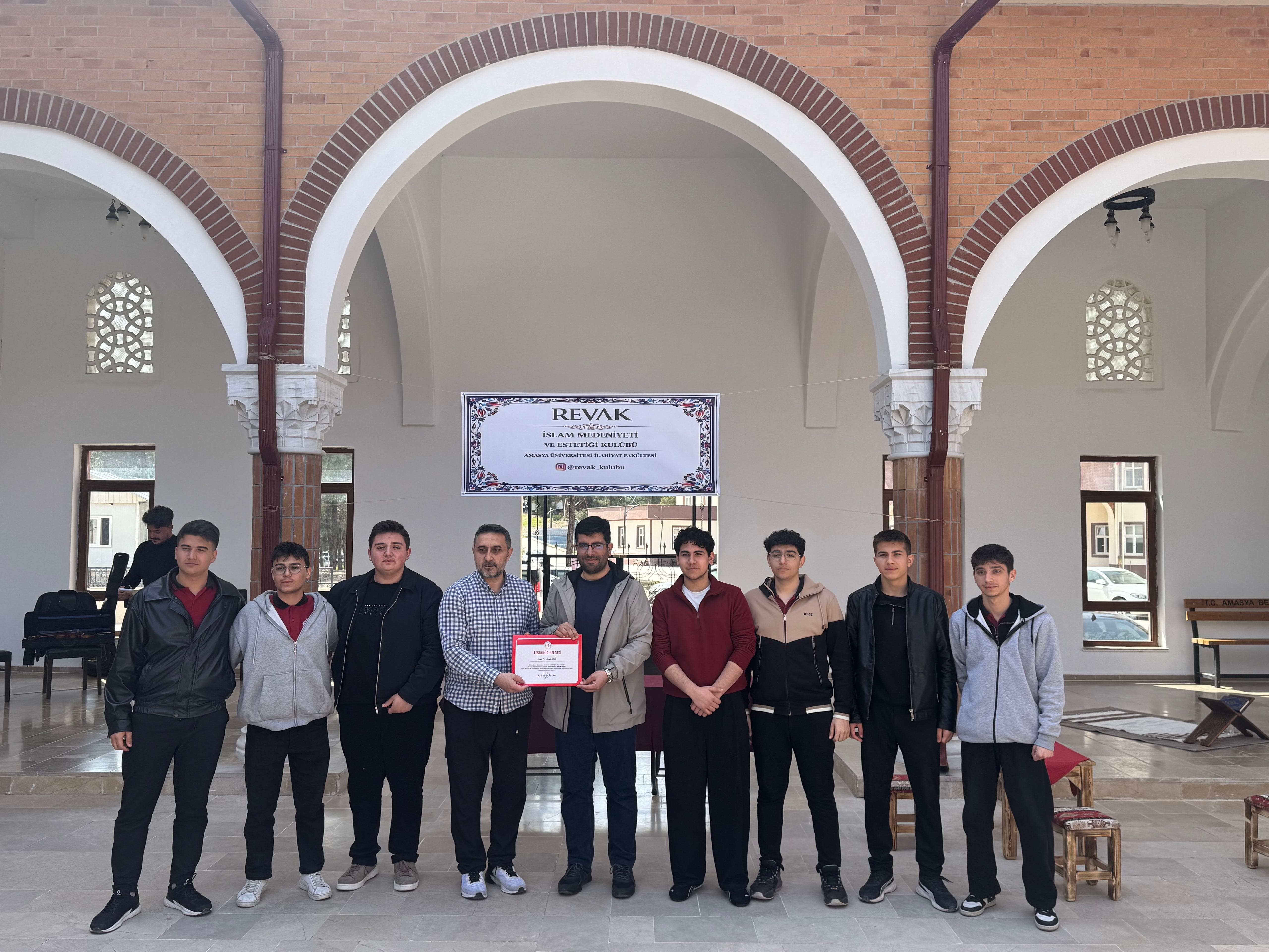 Amasya Üniversitesi’nde Revak İlahiyat Gençlik Şenliği Düzenlendi