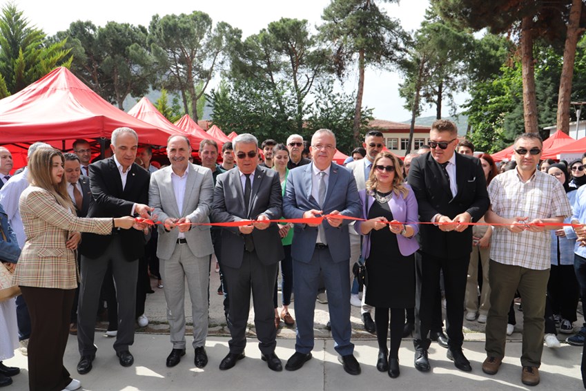 Amasya Üniversitesi’nin Ev Sahipliğinde ‘Tanıtım ve Tercih Fuarı’ Yapıldı