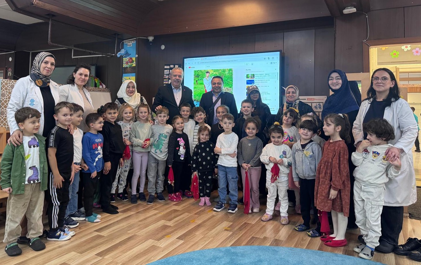 Rektör Turabi, Kosova Uluslararası Maarif Okullarını Ziyaret Etti