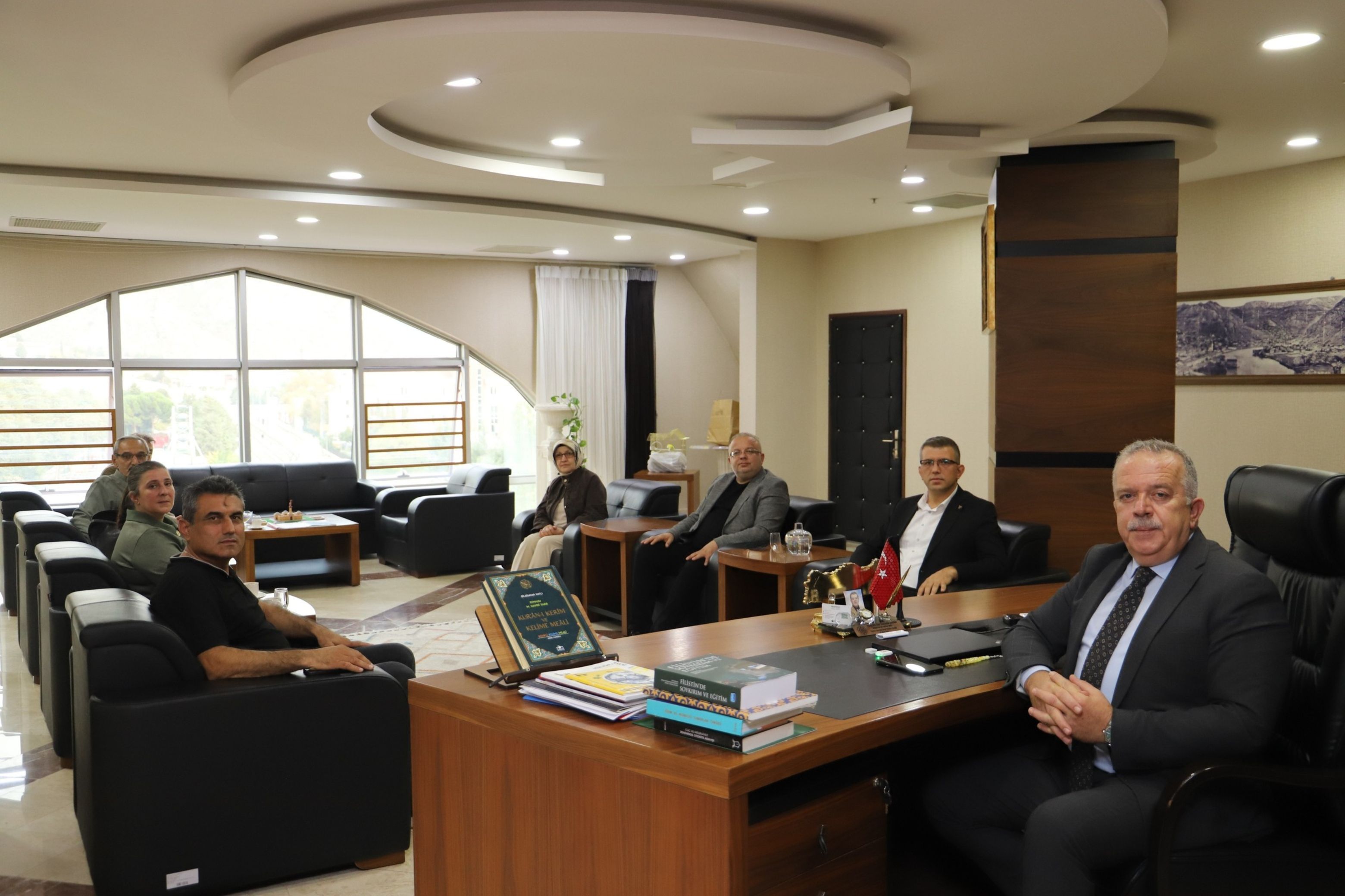 Rektör Turabi’ye, MHP Merkez İlçe Yönetiminden Ziyaret