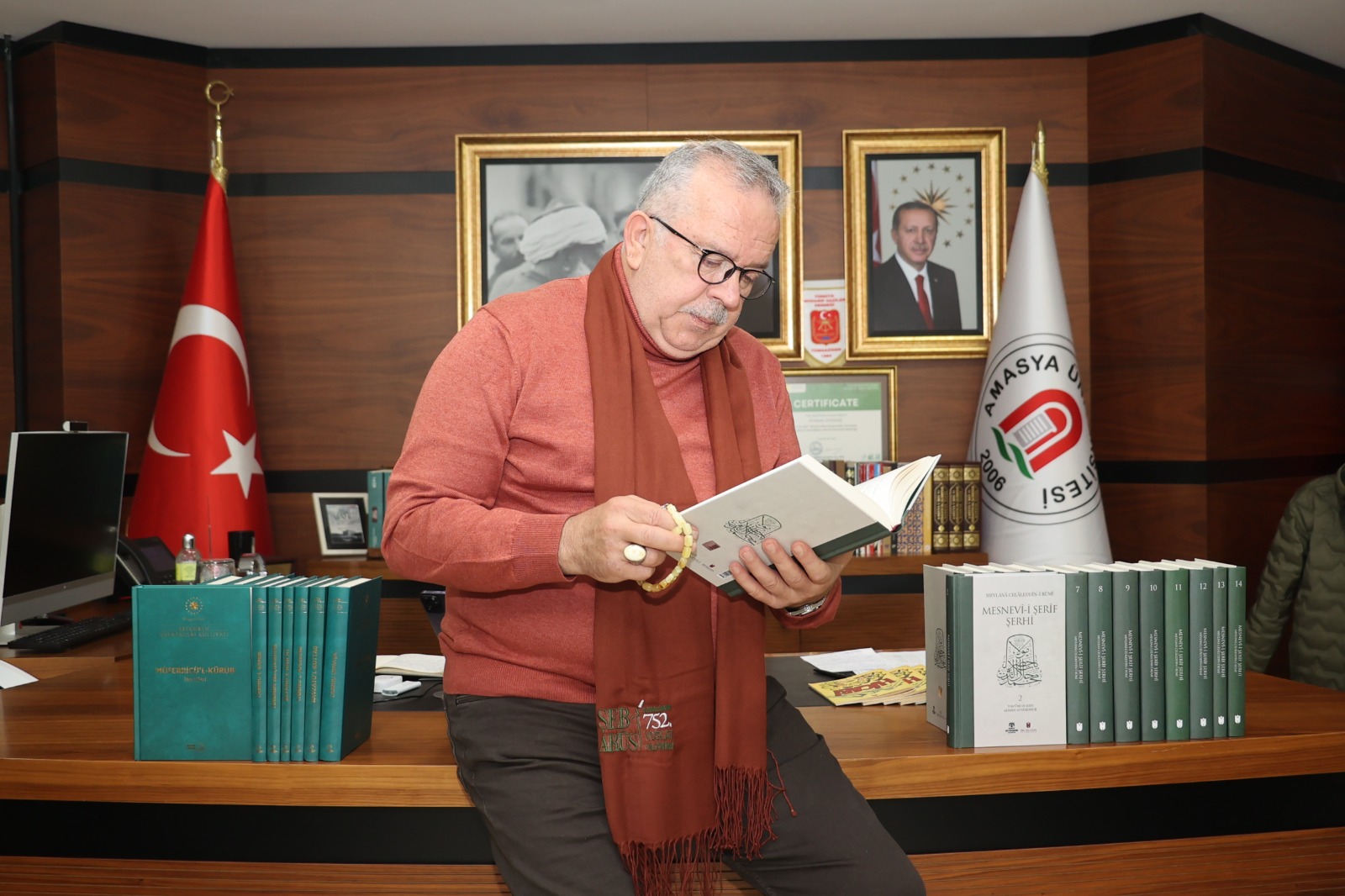 Rektör Turabi: Bu Eserler Her Kütüphanede Bulunmalı